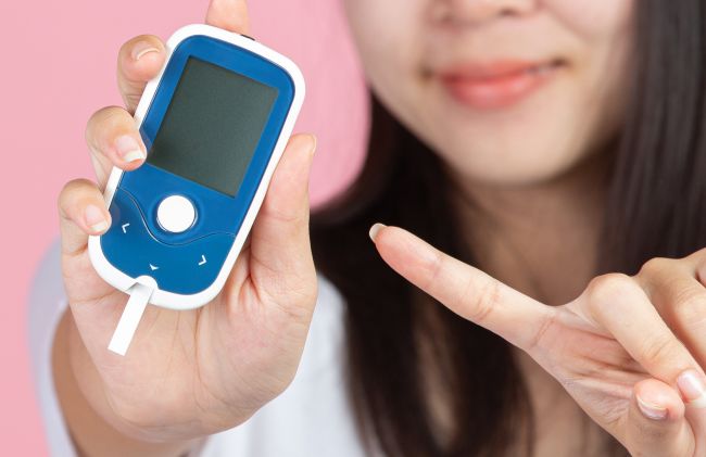 glucometro-mujer