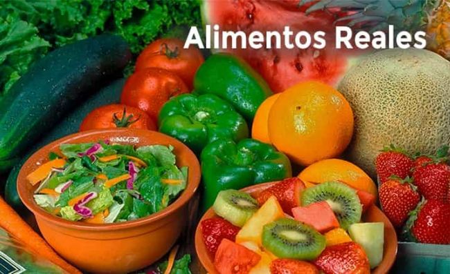 vegetales-crudos-pepino-pimiento-tomate-naranja-kiwi-sandia-frutillas-melon