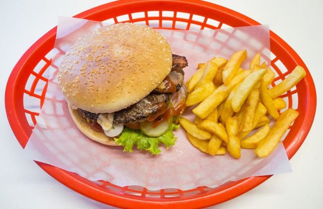 hamburguesa-papas-fritas