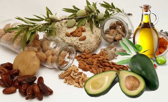 almendras-nueces-caju-palta-olivas-aceite-oliva