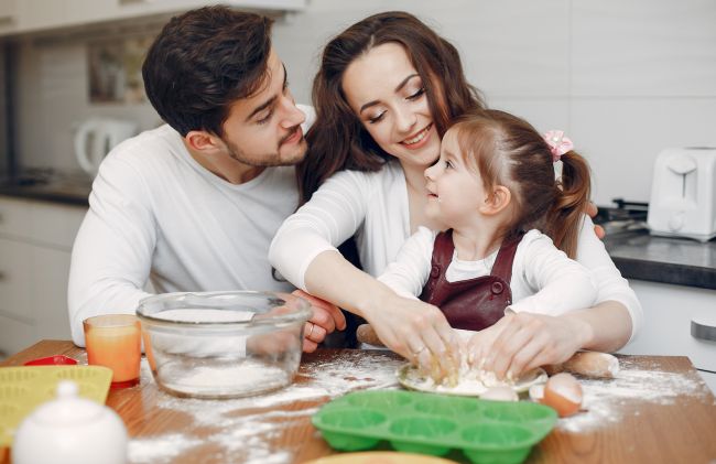 familia-cocinando