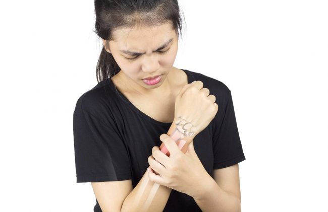 mujer-dolor-munieca