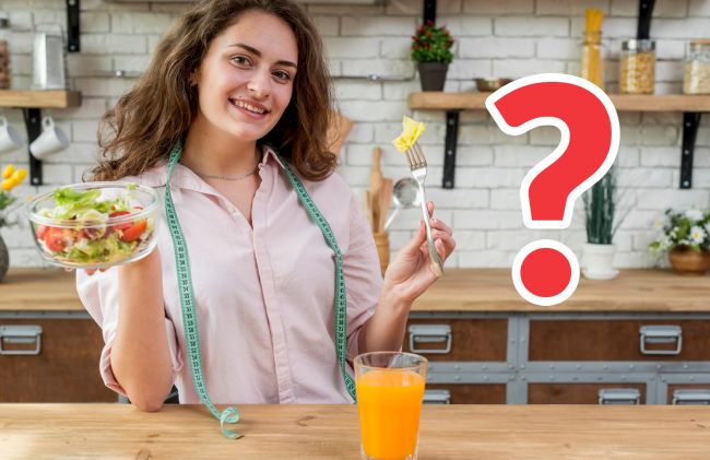 ensalada-mujer-jugo-naranja