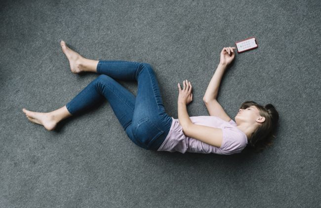 mujer-desmayada-celular