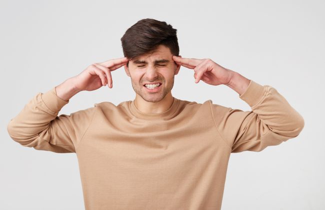 hombre-dolor-cabeza