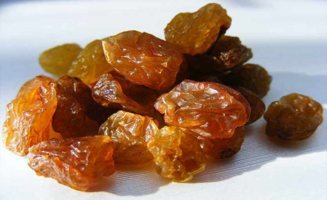 puñado-pasas-amarillas