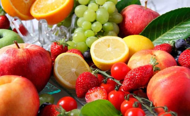 manzanas-frutillas-mitades-limon-naranja-uvas-tomates-cherry