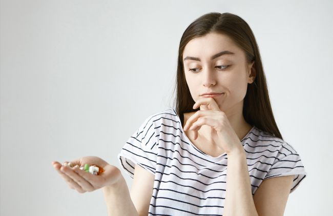 mujer-pastillas