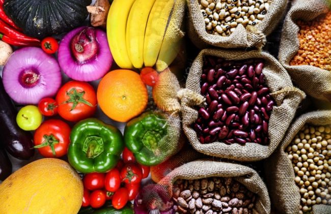 frutas-tomate-banana-pimiento-verde-porotos-colorados