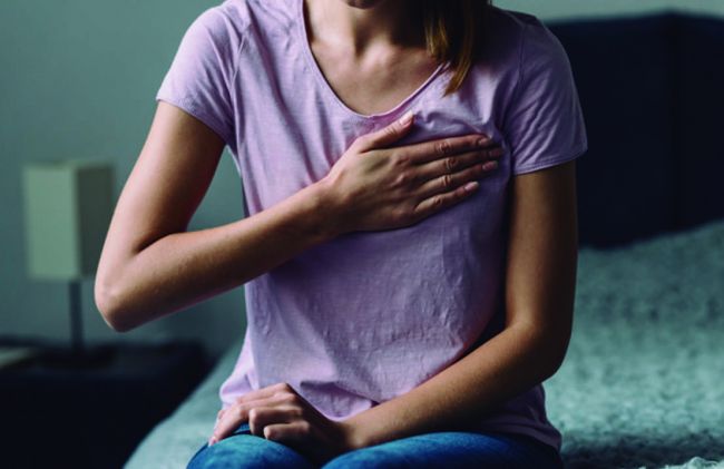 dolor-pecho-mujer